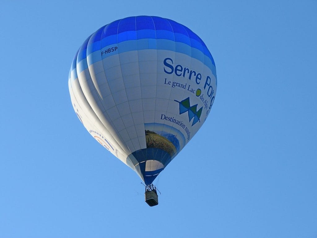 Quels sont les tarifs pour un vol en montgolfière pour 2 personnes ?